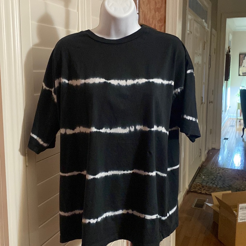 ASOS Black/White 100% T-shirt. Boxy fit